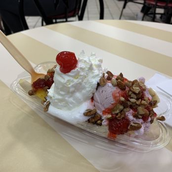 Graeter's Ice Cream - Banana boat - Ice Cream & Frozen Yogurt Near Me - Columbus, Ohio Graeter's Ice Cream - Banana boat - Ice Cream & Frozen Yogurt Near Me - Columbus, Ohio