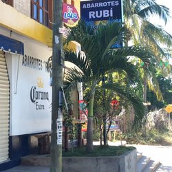 Mini Super Rubí - If you need beer, some rice or a Giant coconut Rubi's is here to help ;)