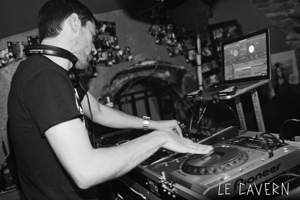 Le Cavern by null