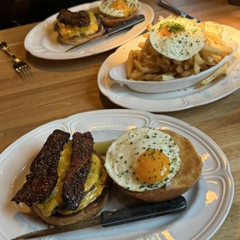Au Cheval - Bars Near Me - Chicago, Illinois