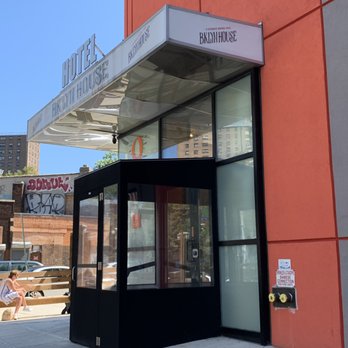 BKLYN House - Outside. - Hotels Near Me - Brooklyn, New York