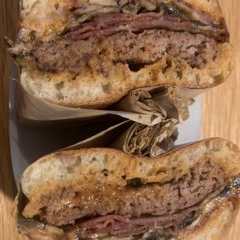 Gott's Roadside - Wisconsin burger - Burgers Near Me - San Francisco, California