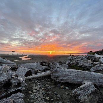 Clifford Kamph Memorial Park - Parks Near Me - Smith River, California
