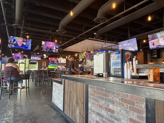 Big City Wings by null