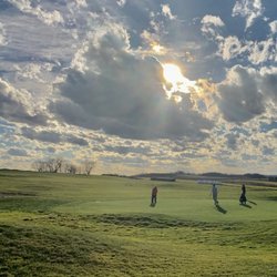 Glengarry Golf Links - Scenic golfing