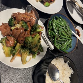 Panda Inn - Beef and Broccoli Black Pepper Beef Lunch Braised String Beans - Chinese Near Me - Pasadena, California Panda Inn - Beef and Broccoli Black Pepper Beef Lunch Braised String Beans - Chinese Near Me - Pasadena, California
