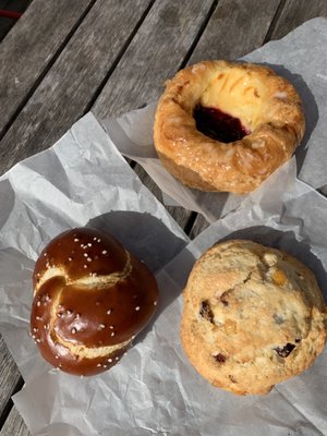 Guglhupf Bake Shop by null