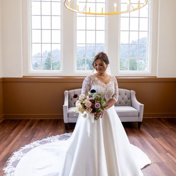 ECC Productions - Getting ready bride photos - Videographers Near Me ECC Productions - Getting ready bride photos - Videographers Near Me