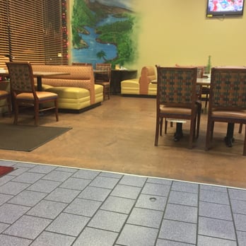 The Pita Peddler - Dinning room. - Sandwiches Near Me - Chesterfield, Michigan