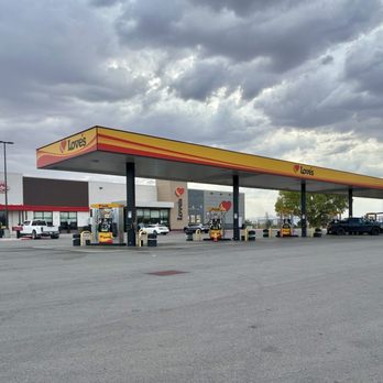Love's Travel Stop - Gas Stations Near Me - Willcox, Arizona