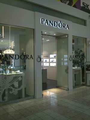 Pandora Southcenter Mall 2025