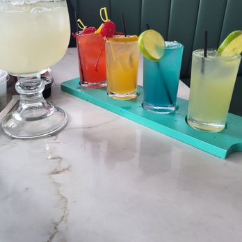 Mariscos La Sirena - Mexican Near Me - Crestwood, Illinois