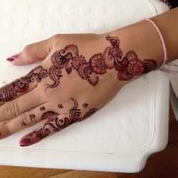 Aakriti threading and wax bar