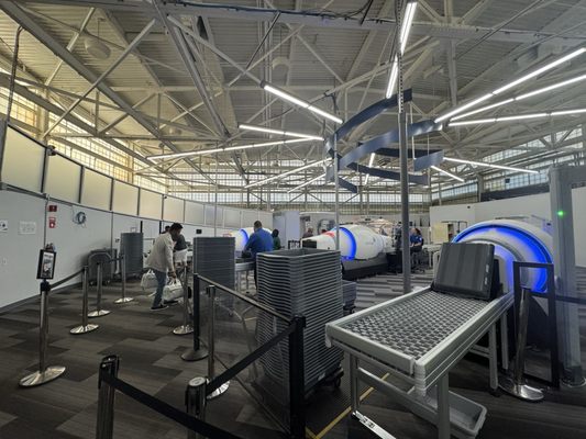 Tweed New Haven Airport by null