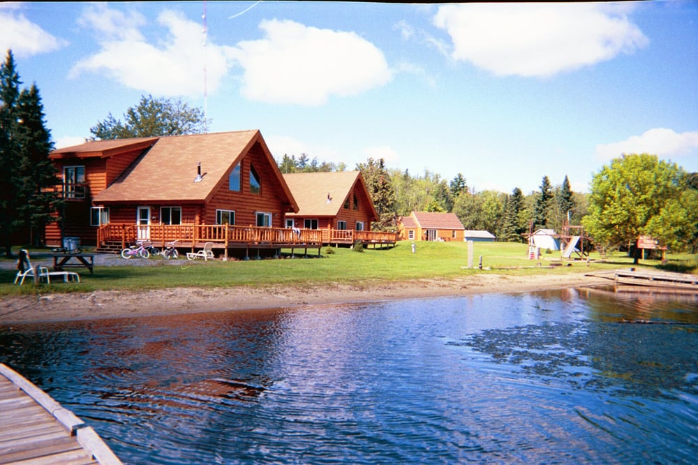 ASH TRAIL LODGE Updated September 2024 14 Photos 10418 Ash River