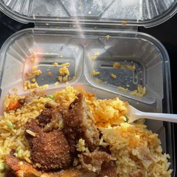Tasty Goody - If you look at it nothing is there but I'm glad the light hit it because I saw it just in time . - Chinese Near Me - Long Beach, California