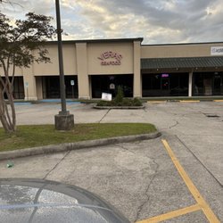 Vera's Seafood - Outside