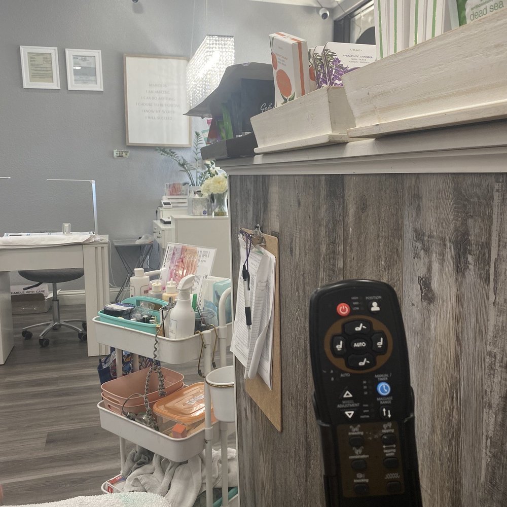 209 Nails Lounge - Massage chairs - Nail Salons Near Me - Stockton, California