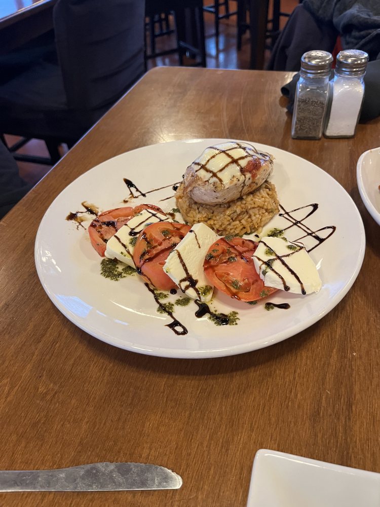 The Lookout Bar and Grill