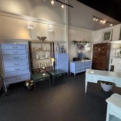 Jordan Taylor & Co - Popup shop is so cute.