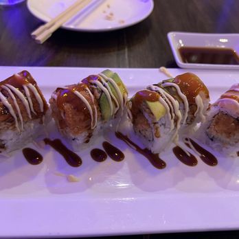 Nova Asian Bistro - Forgot which roll but it's definitely one of the "safer" items albeit it wasn't great - Sushi Bars Near Me - New Hyde Park, New York