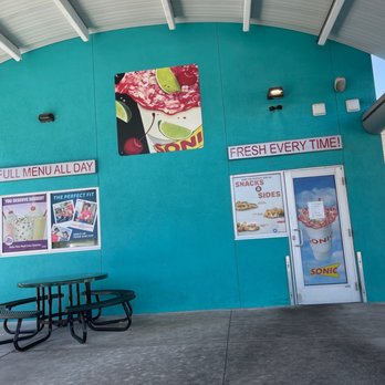 Sonic Drive-In - Front - Ice Cream & Frozen Yogurt Near Me - Key West, Florida