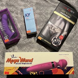 Couples Mega Outlet