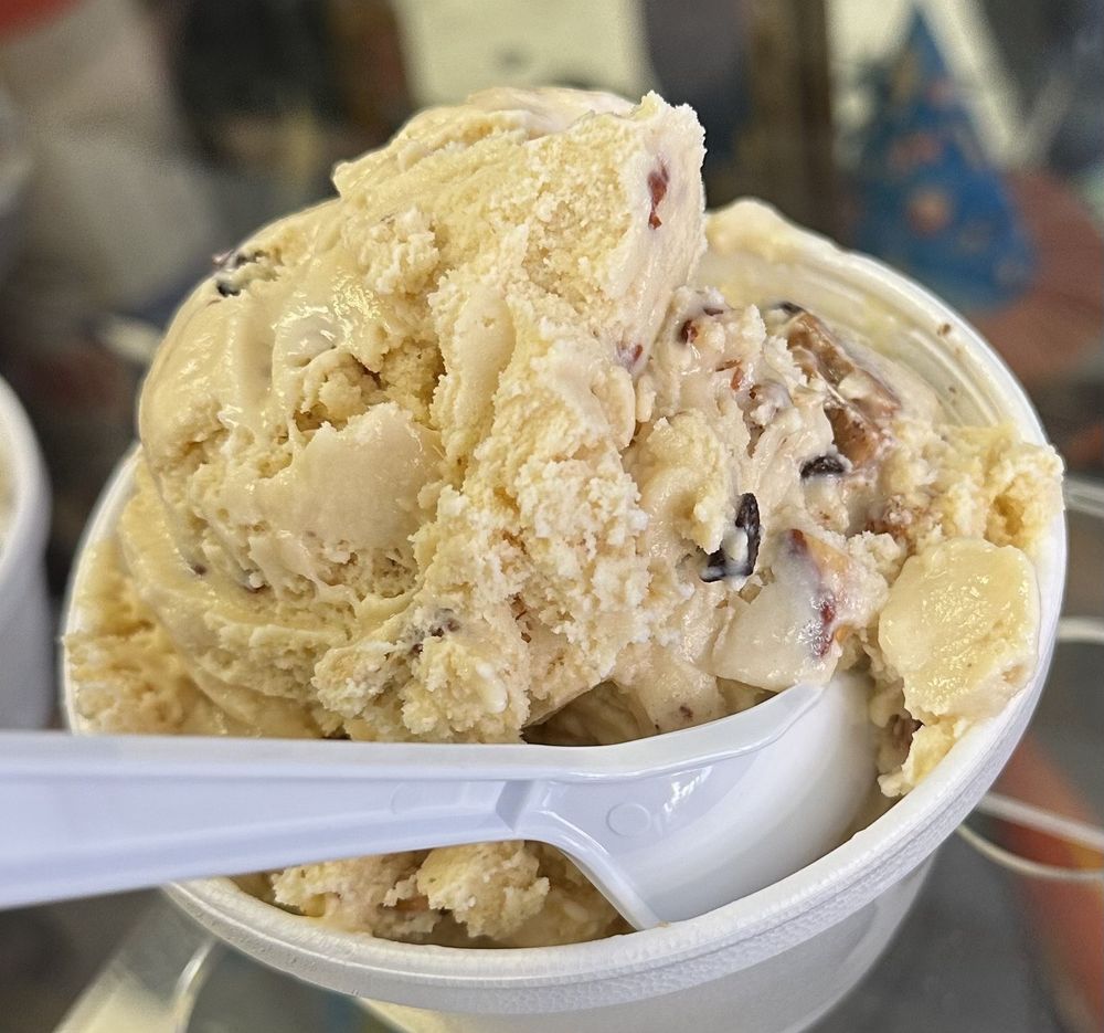 SCOOPS ICE CREAM SHOPPE Updated September 2024 34 Photos & 27