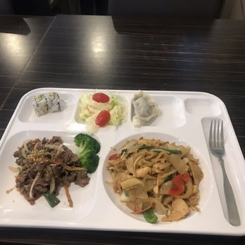 Asian Bistro - This is the two halves , got the beef bulgogi and drunken noodles - Chinese Near Me - Princeton Junction, New Jersey