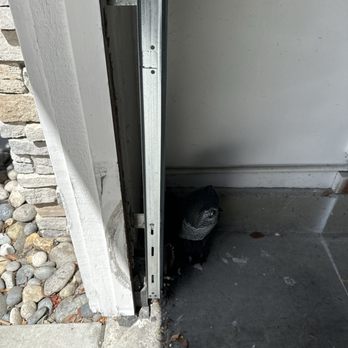 Boulevard Garage Doors - Rail fixed in no time - Garage Door Services Near Me - Pleasant Hill, California Boulevard Garage Doors - Rail fixed in no time - Garage Door Services Near Me - Pleasant Hill, California