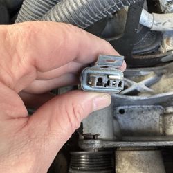 Autozone - Connector for 1999 Suburban alternator