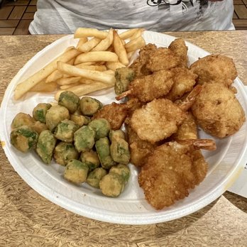 Captain D's - 2 Piece Fish & 6 Piece Butterfly Shrimp Meal - Seafood Near Me - Sebring, Florida