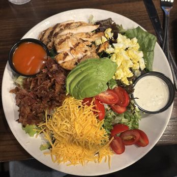 Champps - Garden Salad - New American Near Me - Eden Prairie, Minnesota
