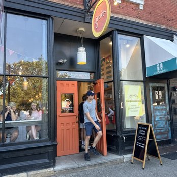 Jeni's Splendid Ice Creams - Ice Cream & Frozen Yogurt Near Me - Chagrin Falls, Ohio Jeni's Splendid Ice Creams - Ice Cream & Frozen Yogurt Near Me - Chagrin Falls, Ohio