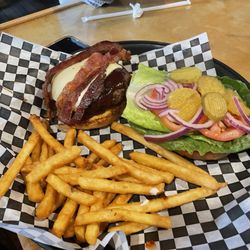 Ruski's Tavern - Bbq bacon burger