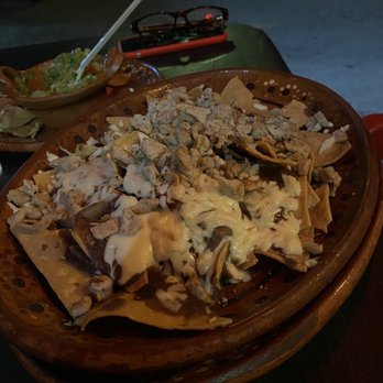 La Cueva de la Cherna - Nachos de Puerco. - Tacos Near Me - Isla Mujeres, ROO La Cueva de la Cherna - Nachos de Puerco. - Tacos Near Me - Isla Mujeres, ROO