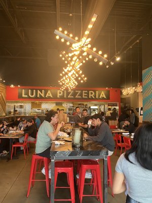 Luna Pizzeria by null