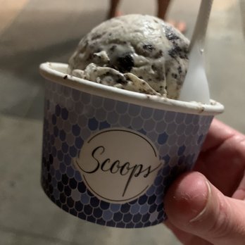 Scoops - Cookies n cream single scoop - Ice Cream & Frozen Yogurt Near Me - La Jolla, California
