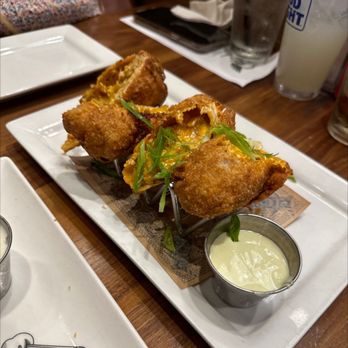 Guy Fieri's Foxwoods Kitchen & Bar - Wings - American Near Me - Mashantucket, Connecticut Guy Fieri's Foxwoods Kitchen & Bar - Wings - American Near Me - Mashantucket, Connecticut