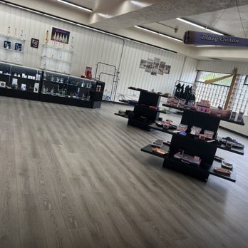 Glass Under Fire - Vape Shops Near Me - Pittsburgh, Pennsylvania Glass Under Fire - Vape Shops Near Me - Pittsburgh, Pennsylvania