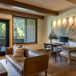 Snowpine Lodge - Business Center