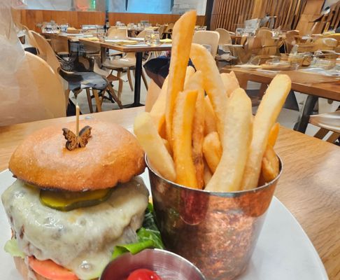 The Restaurant at Gilder by null