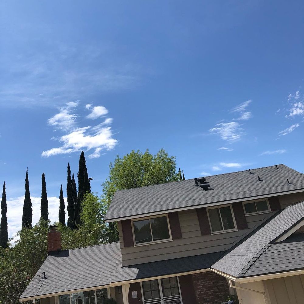 Slide of Mendoza Roofing