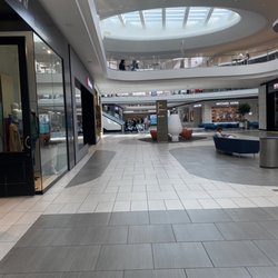 Lululemon Athletica - Store on left