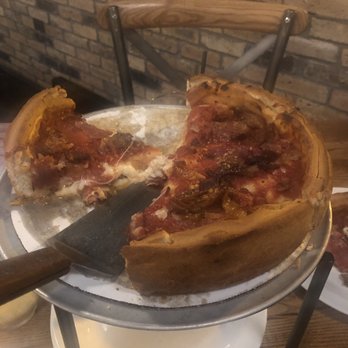 Giordano's - Pizza Near Me - Chicago, Illinois