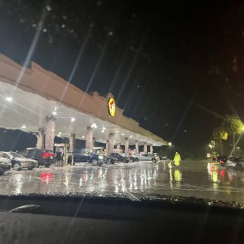 Buc-ee’s - Tons of gas pumps - Gas Stations Near Me - Saint Augustine, Florida