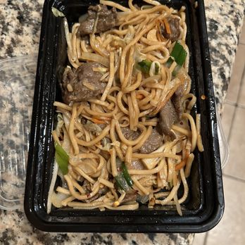 J'S Chinese Cuisine - Beef chow mein - Chinese Near Me - Pasadena, California J'S Chinese Cuisine - Beef chow mein - Chinese Near Me - Pasadena, California