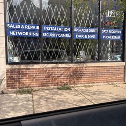 Computer Zone USA - 10:30am, still closed on a Tuesday. Not great for those who put aside their morning to drop off their computer.