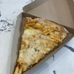 Baked ziti pizza Baked ziti pizza
