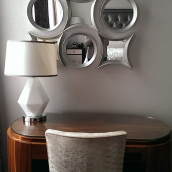 Silversmith Hotel Chicago Downtown - Desk area - Hotels Near Me - Chicago, Illinois Silversmith Hotel Chicago Downtown - Desk area - Hotels Near Me - Chicago, Illinois